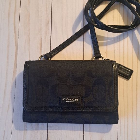 Coach Avery Signature Crossbody Black Canvas Leather Phone Wallet - Picture 1 of 10